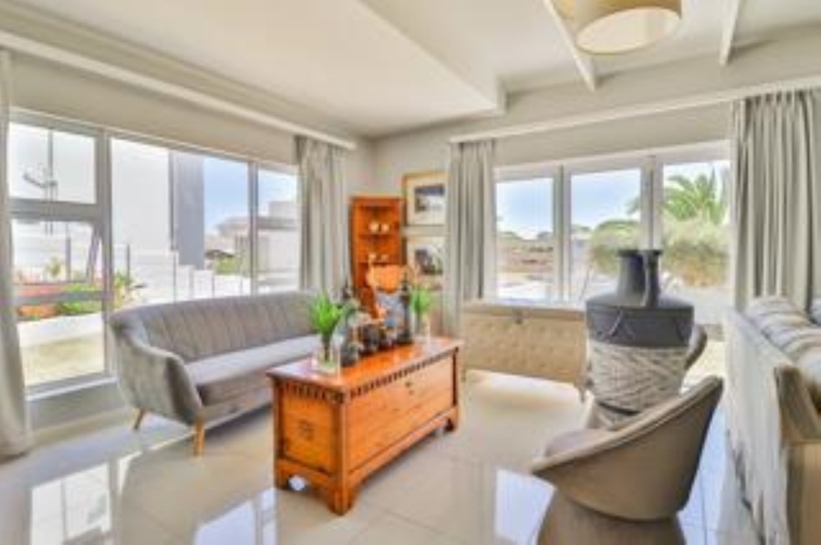 5 Bedroom Property for Sale in Van Riebeeckstrand Western Cape